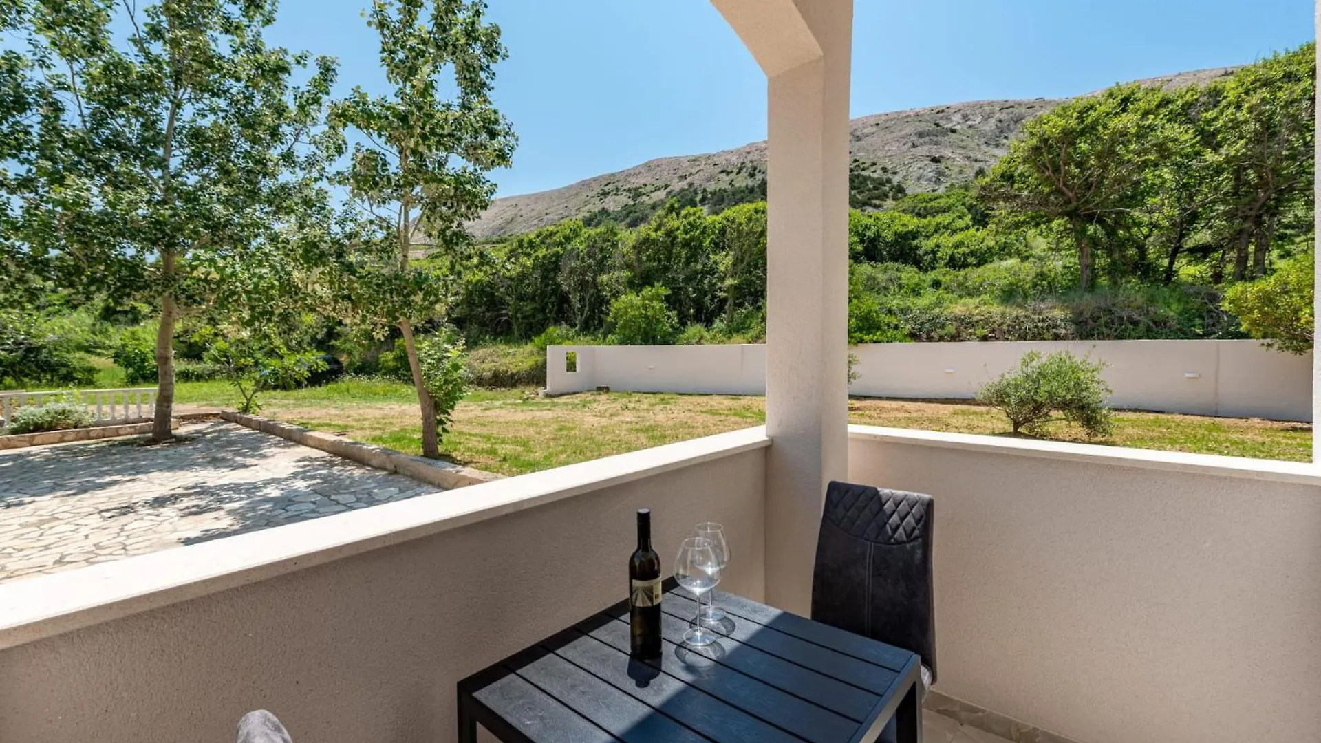 Apartmani Curic Beachfront Pag Town 0*,
