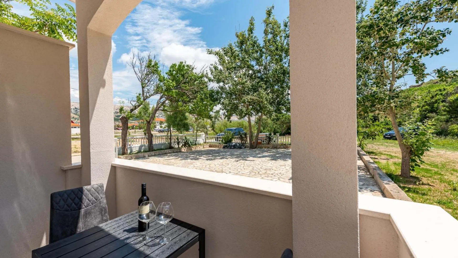 Apartmani Curic Beachfront Pag Town 0*,  Chorvatsko