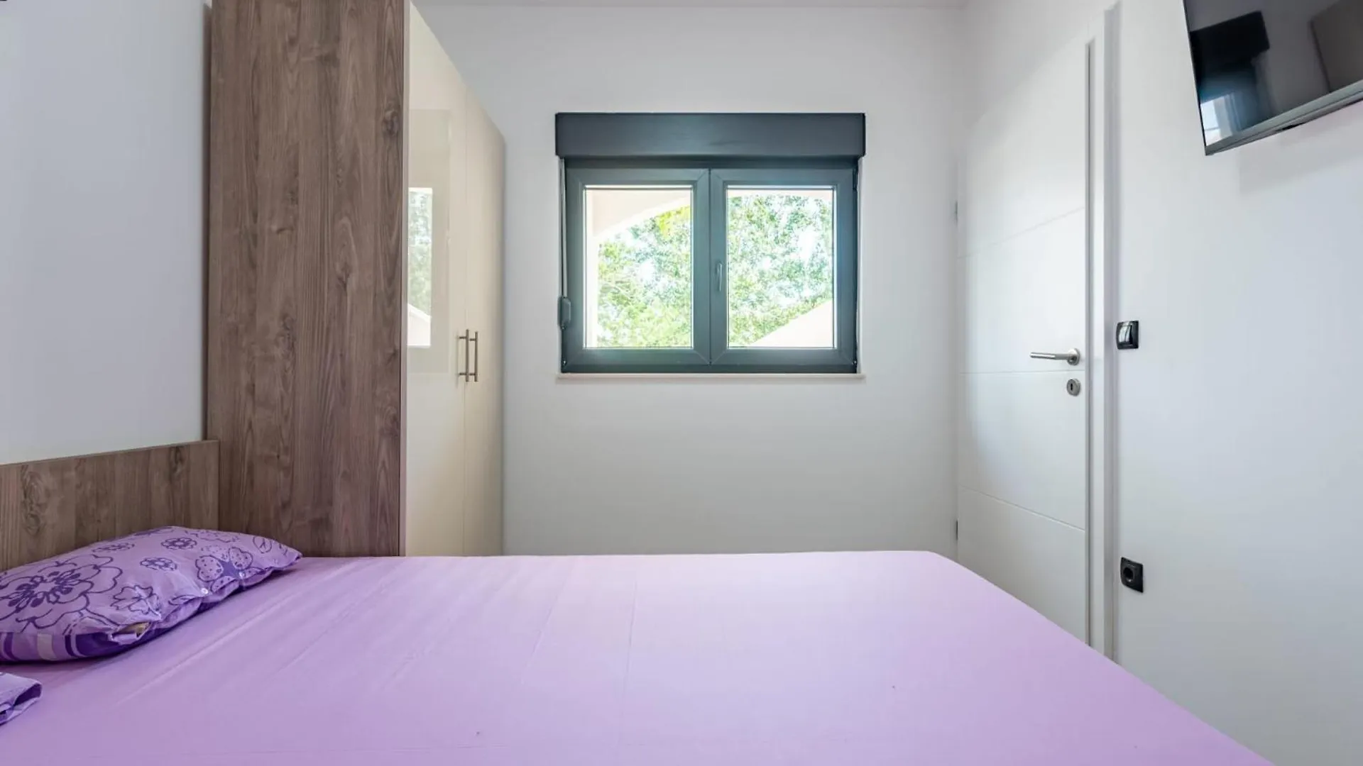 Apartmani Curic Beachfront Pag Town