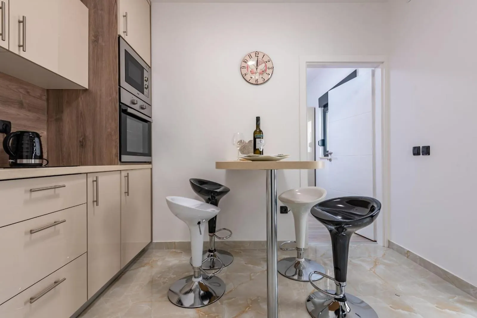 Apartmani Curic Beachfront Pag Town 0*,