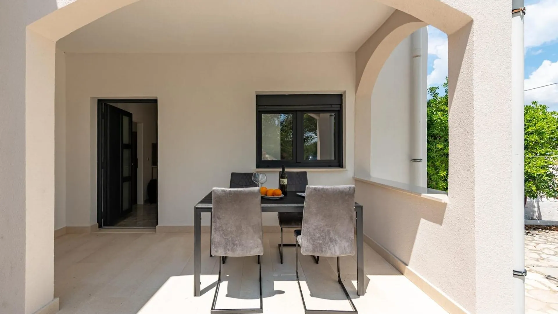Apartmani Curic Beachfront Pag Town