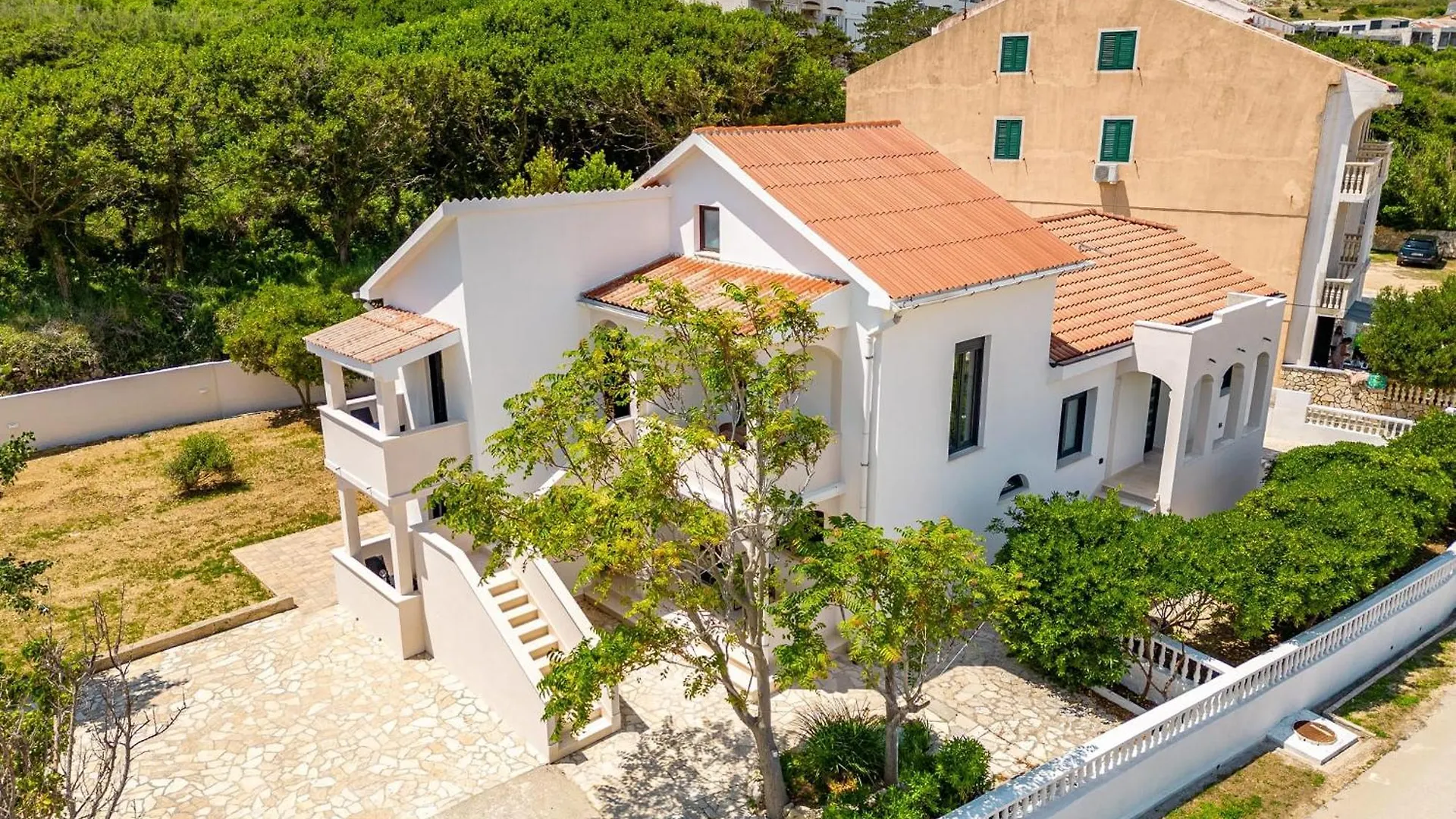 Apartmani Curic Beachfront Pag Town Apartment