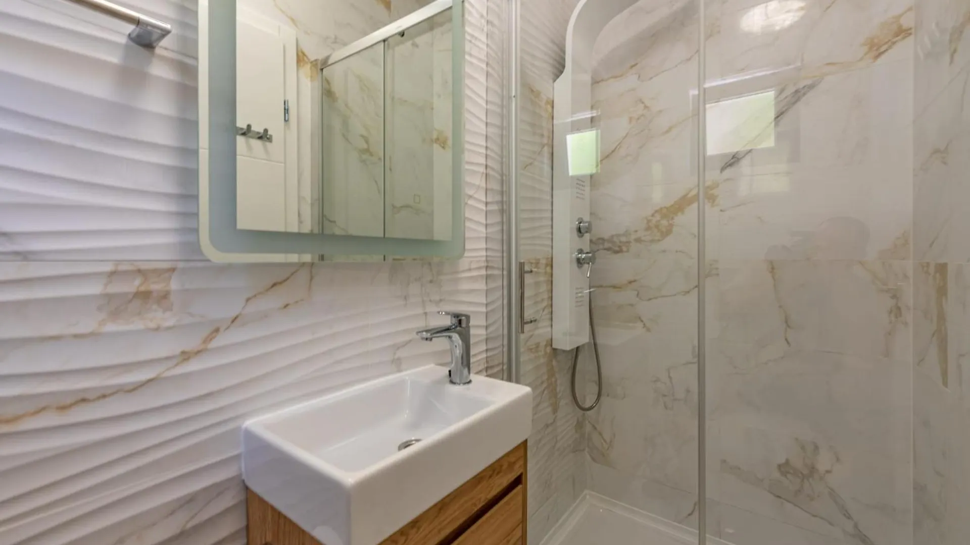 Apartmani Curic Beachfront Pag Town Apartment