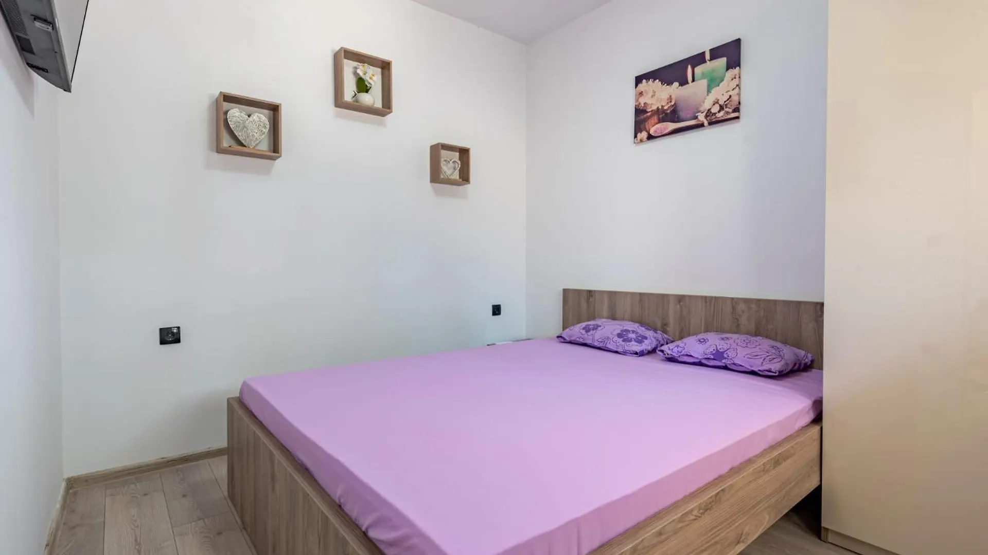 Apartmani Curic Beachfront Pag Town 0*,  Croatia