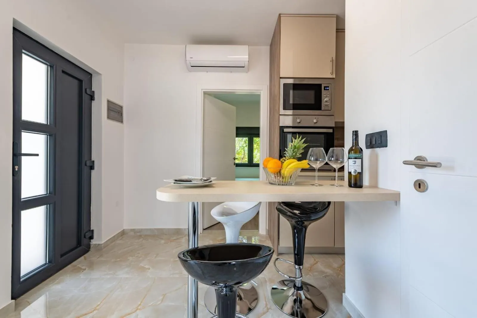 Apartmani Curic Beachfront Pag Town