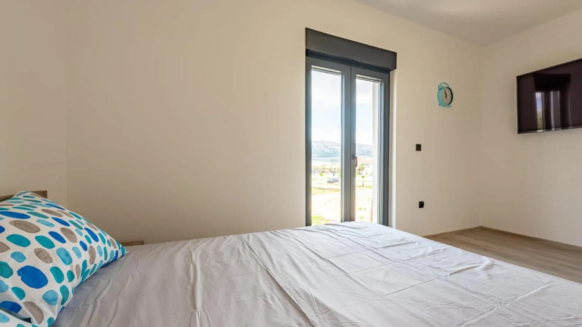 Apartment Apartmani Curic Beachfront Pag Town