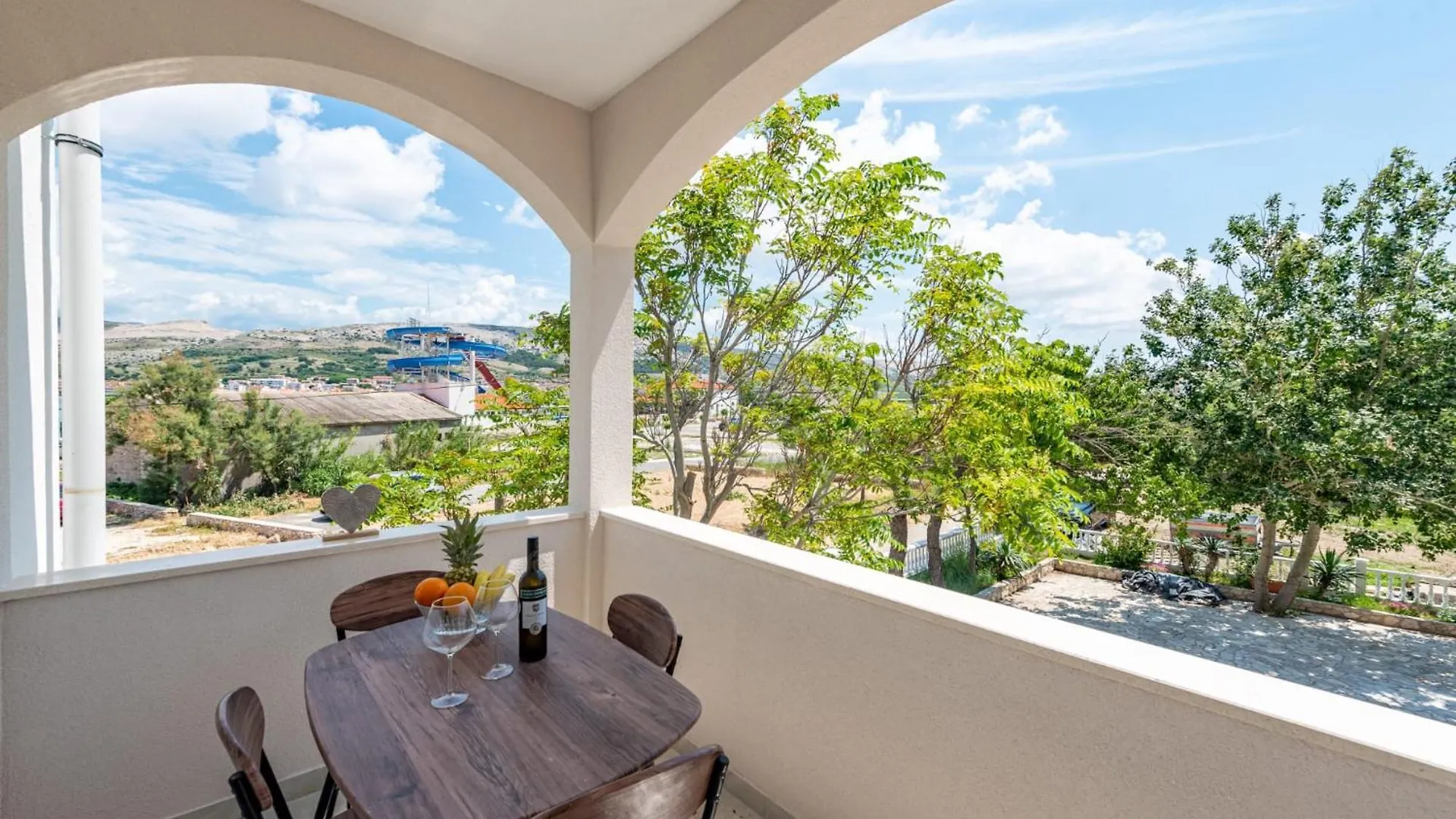 Apartmani Curic Beachfront Pag Town 0*,