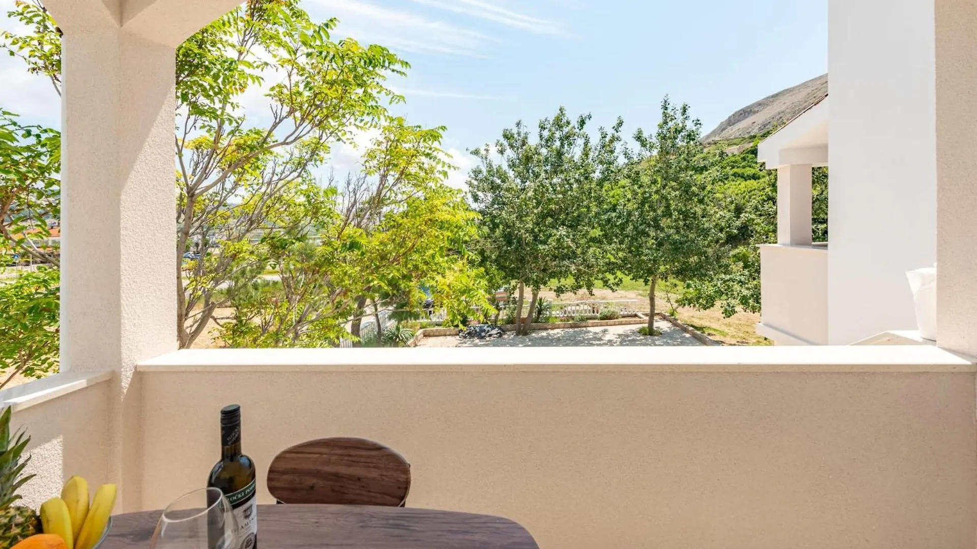 Apartmani Curic Beachfront Pag Town Apartment