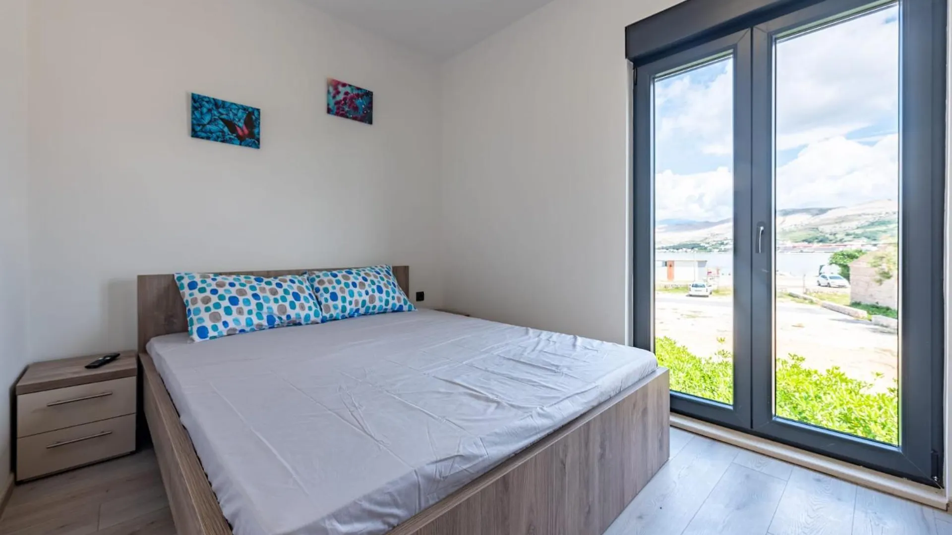 Apartmani Curic Beachfront Pag Town Apartment