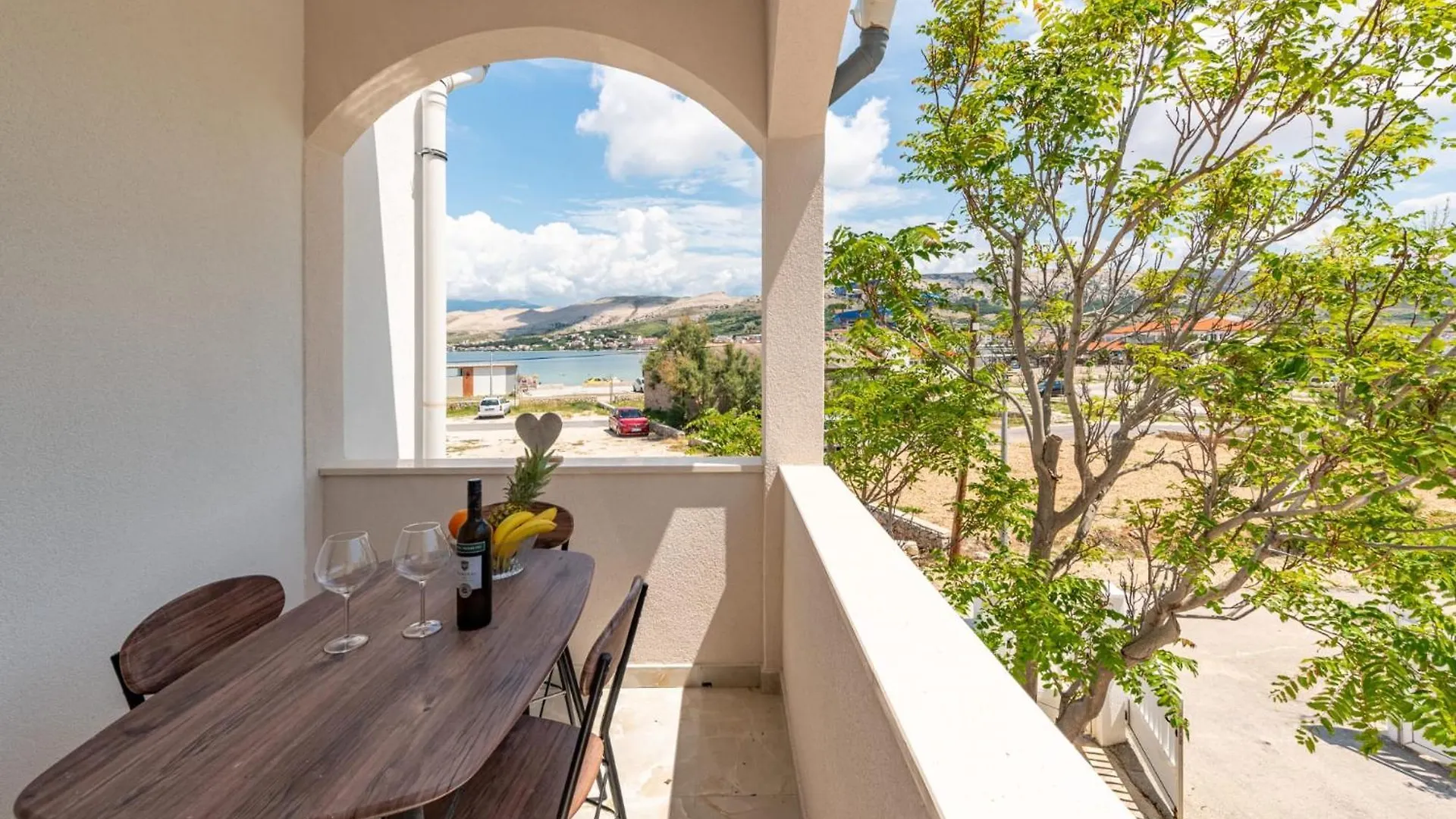 Apartment Apartmani Curic Beachfront Pag Town
