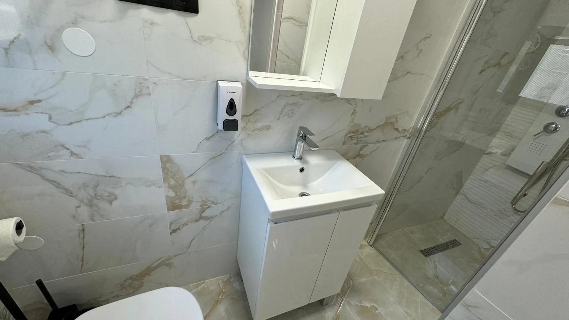 Apartmani Curic Beachfront Pag Town Apartment